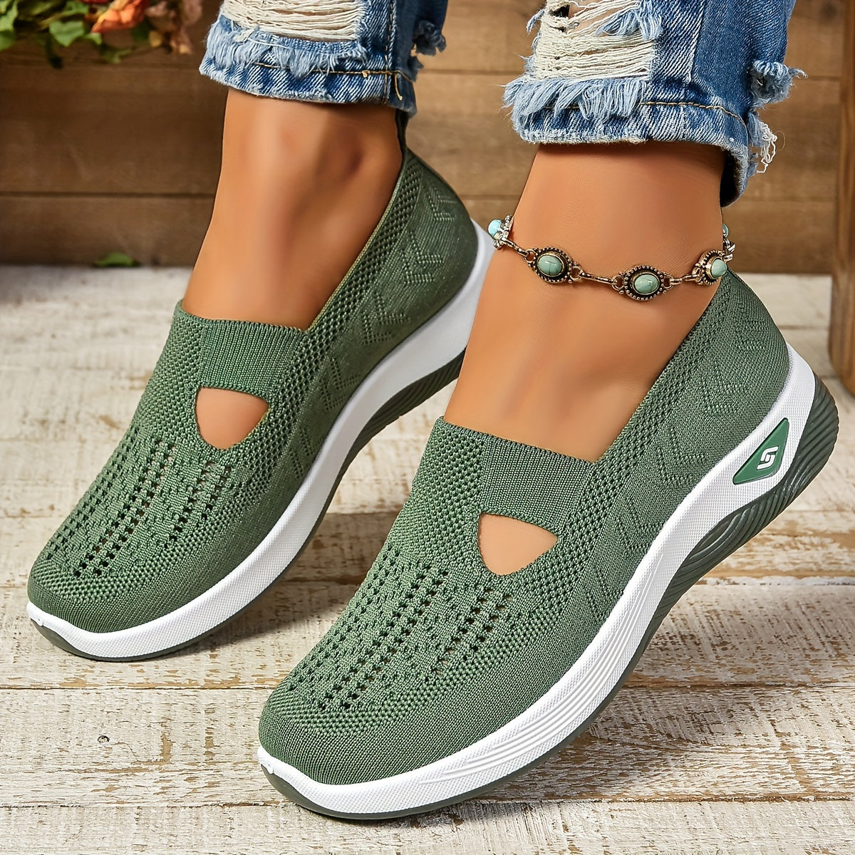 Green / 12